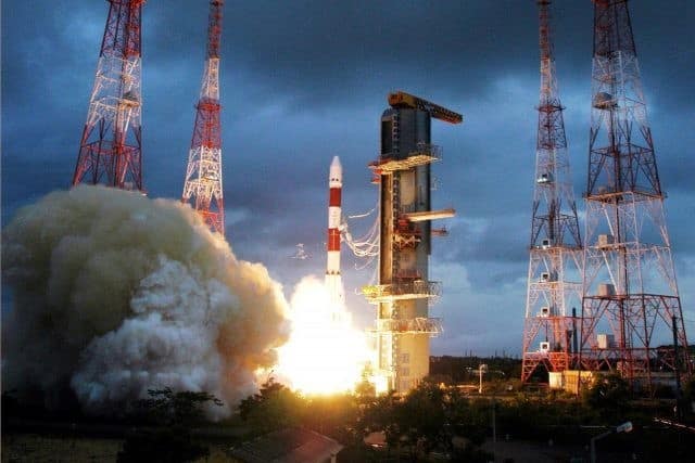 Indian rocket launches 104 satellites